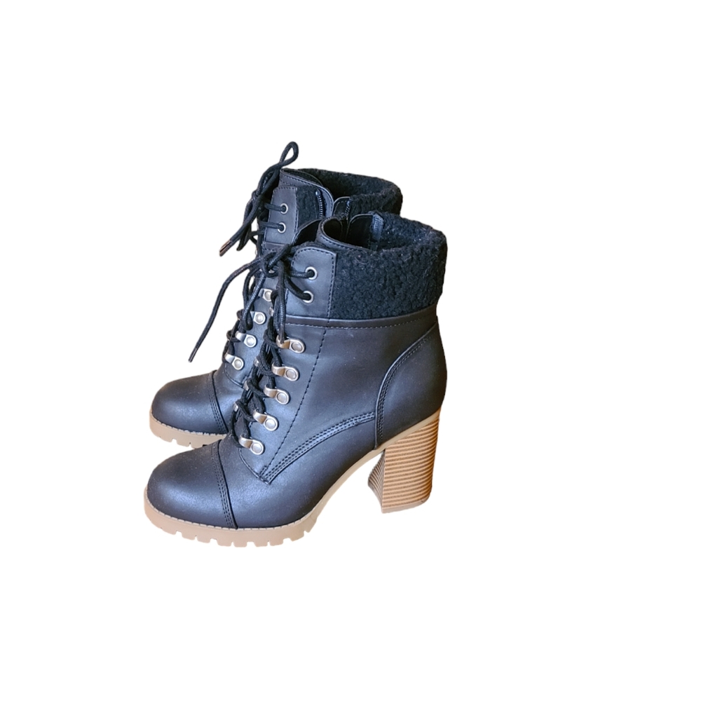 New Sugar Booties w/ Box, Size 7.5